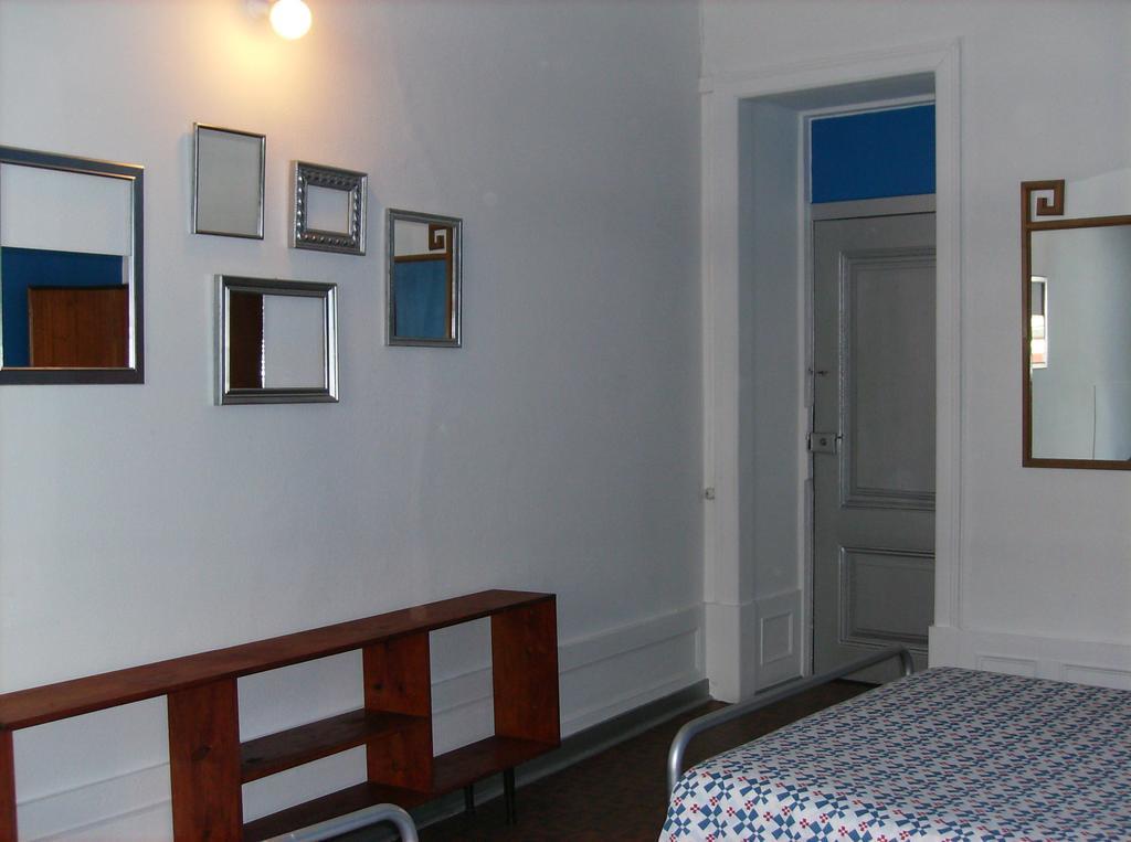 Albergue Dias E Dominguez Lisboa Habitación foto